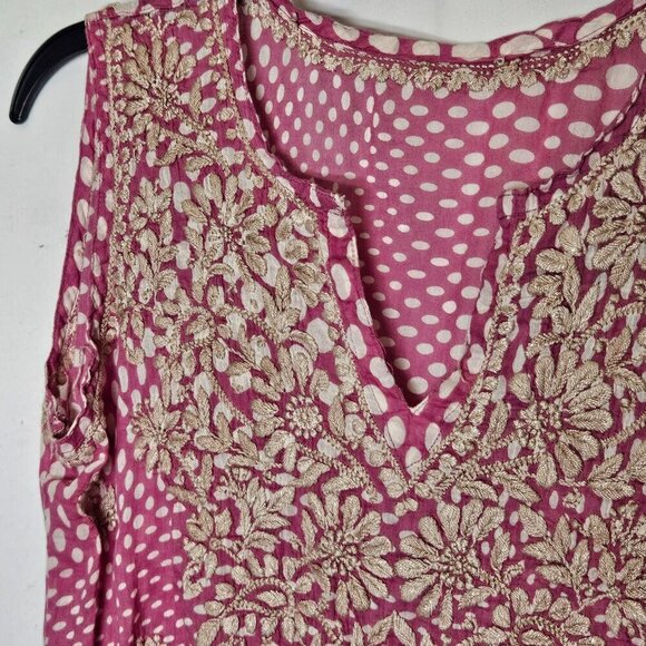 Brand Unknown Sleeveless Pink Polka Dot Top With Floral Tan Embroidery sz Medium - Picture 5 of 11